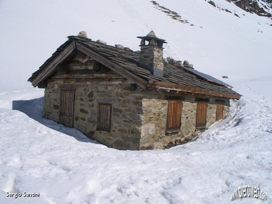 20 Baita vicino al Lago di Valsambuzza.JPG